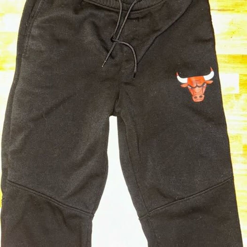 Men’s Chicago Bulls Sweat Pants Black In Color Size Medium Preowned